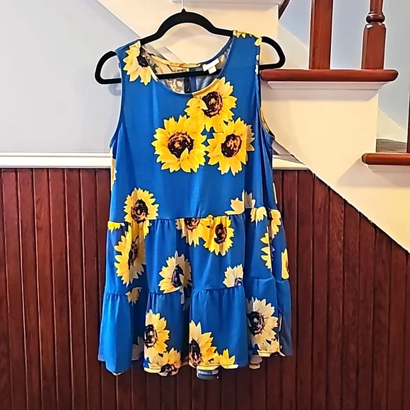 NBW Small LuLaRoe Eliana Top - Picture 1 of 6